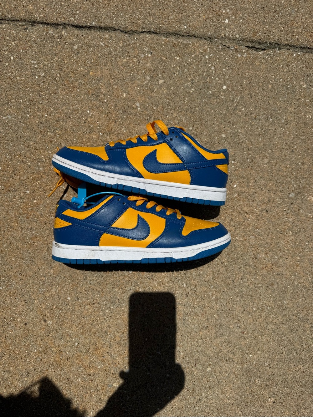 Women’s Nike Dunk Low UCLA - Picture 2 of 7